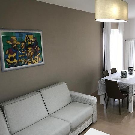5 Miles Apt Apartment Rocca Cinquemiglia Luaran gambar