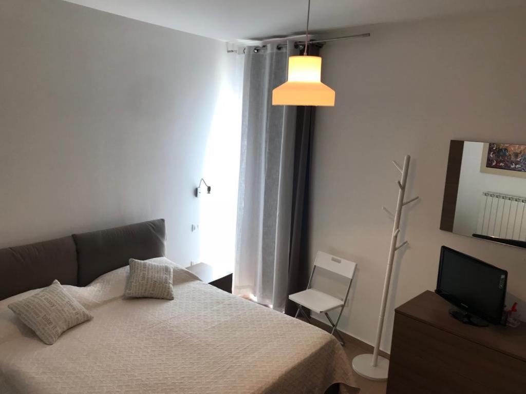 5 Miles Apt Apartment Rocca Cinquemiglia Luaran gambar