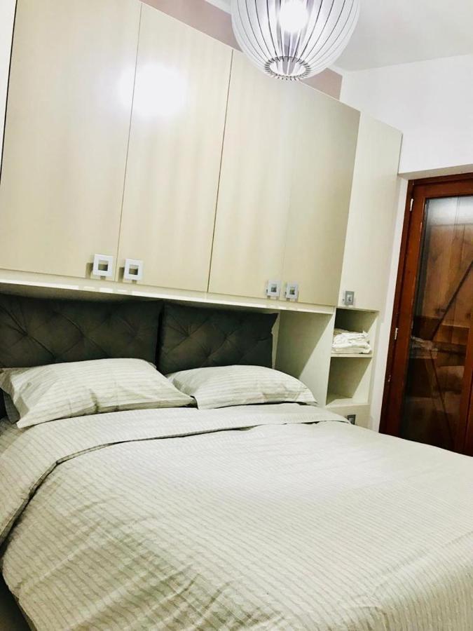 5 Miles Apt Apartment Rocca Cinquemiglia Luaran gambar